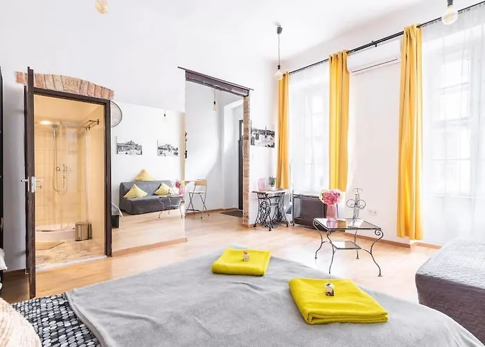 Vintage Style Cozy Downtown Apartment. * Budapest